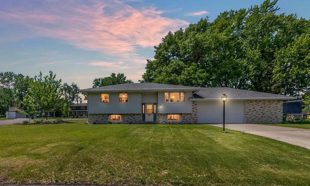 620 109th Lane NE Blaine MN 55434