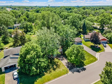 417 75th Avenue N Brooklyn Park MN 55444