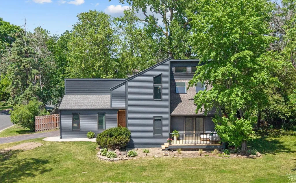 15034 Chestnut Drive Burnsville MN 55306