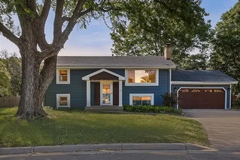 311 Eagle Ridge Circle Burnsville MN 55337