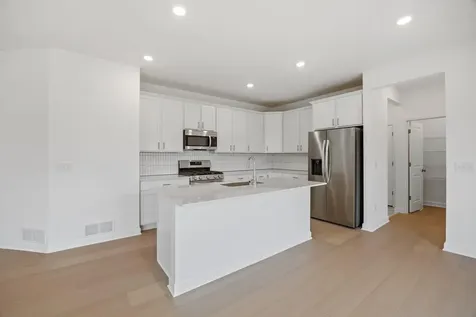18350 Glancy Way Lakeville MN 55044