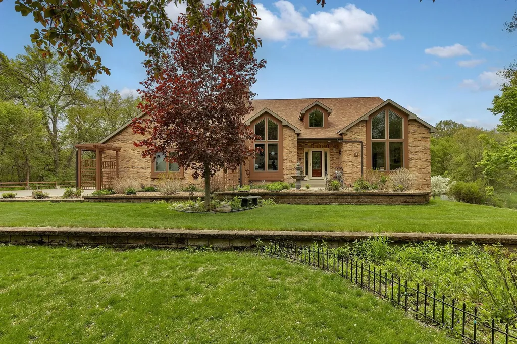 4457 Farmdale Circle Saint Augusta MN 56301