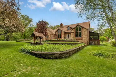 4457 Farmdale Circle Saint Augusta MN 56301
