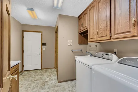 4457 Farmdale Circle Saint Augusta MN 56301
