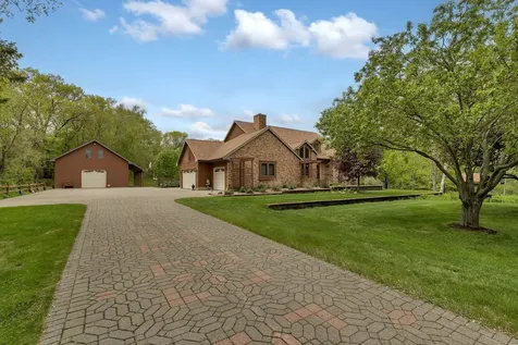 4457 Farmdale Circle Saint Augusta MN 56301