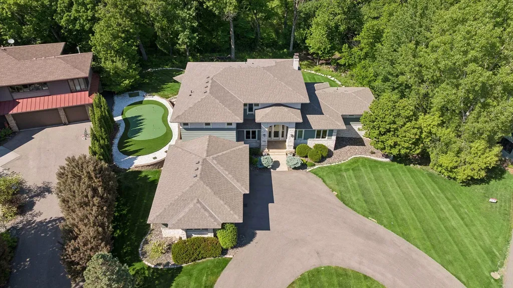 2063 Austrian Pine Lane Minnetonka MN 55305