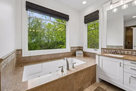 2063 Austrian Pine Lane Minnetonka MN 55305