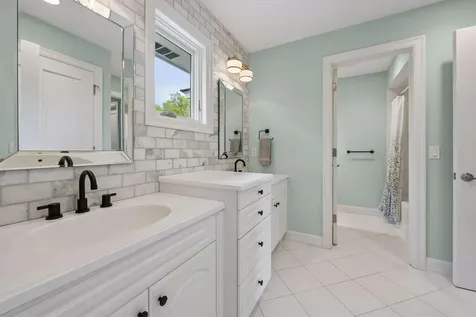 2063 Austrian Pine Lane Minnetonka MN 55305