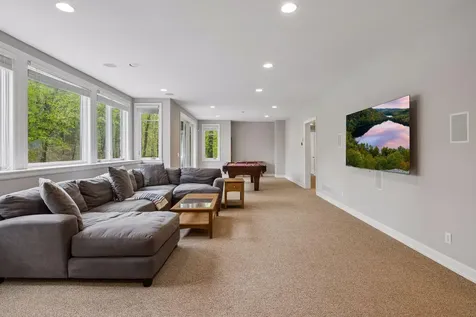 2063 Austrian Pine Lane Minnetonka MN 55305