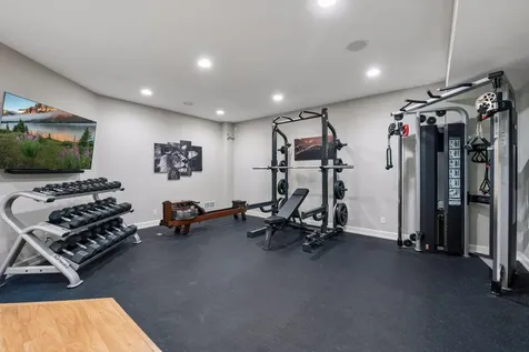 2063 Austrian Pine Lane Minnetonka MN 55305