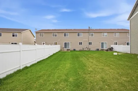 4257 Estate Drive S Fargo ND 58104
