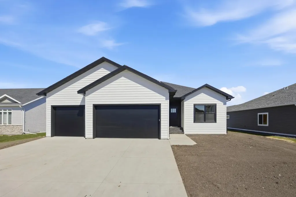 2232 44th Street S Moorhead MN 56560