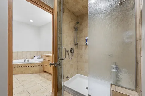 385 7th Avenue S Fargo ND 58103