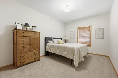 385 7th Avenue S Fargo ND 58103