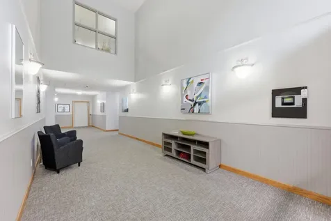 385 7th Avenue S Fargo ND 58103