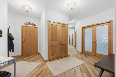 385 7th Avenue S Fargo ND 58103