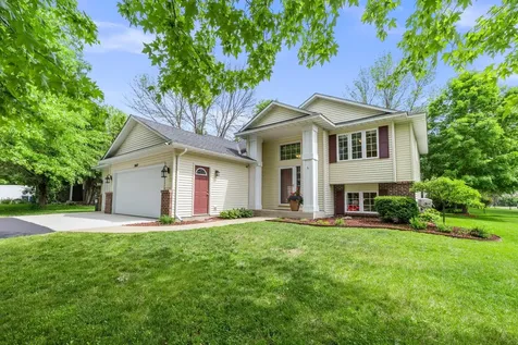 907 Deer Ridge Street NW Lonsdale MN 55046