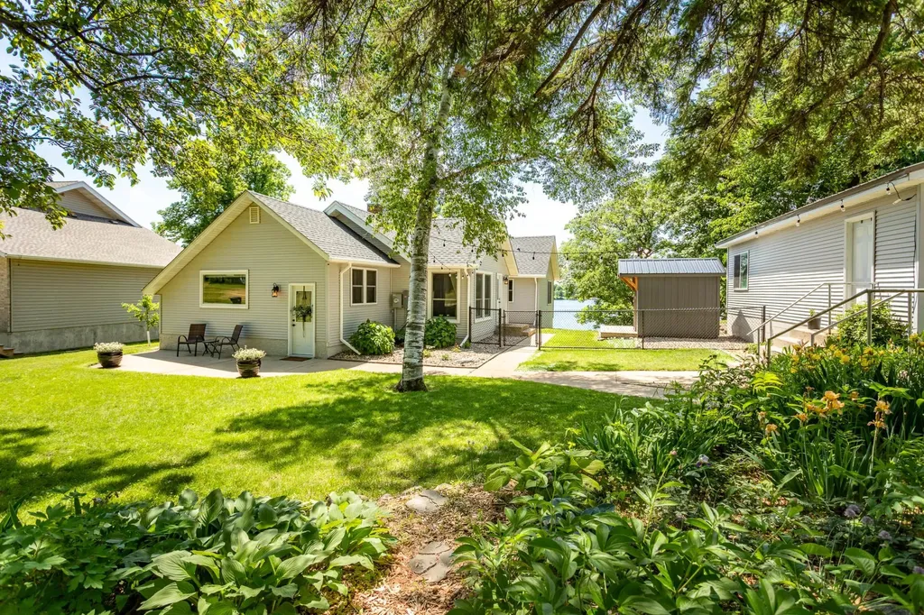 524 E Lake Cowdry Road NW Alexandria MN 56308