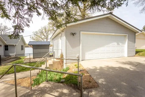 524 E Lake Cowdry Road NW Alexandria MN 56308