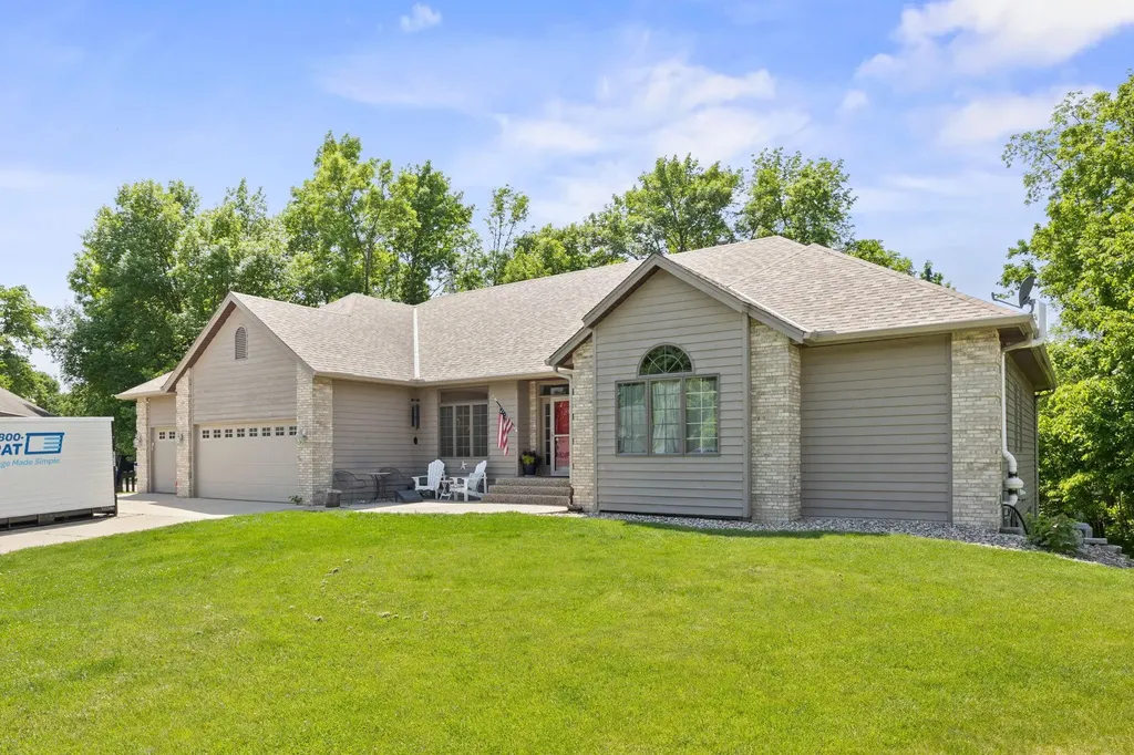 760 Colorado Court NW Hutchinson MN 55350