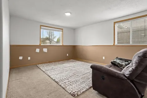 4809 43rd Street S Fargo ND 58104