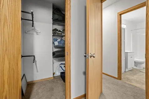 4809 43rd Street S Fargo ND 58104