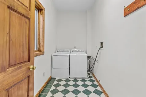 305 Main Avenue N Braham MN 55006