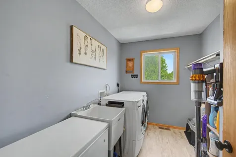 401 10th Street SE Freeport MN 56331