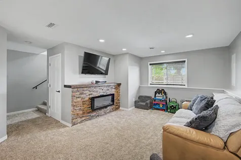401 10th Street SE Freeport MN 56331