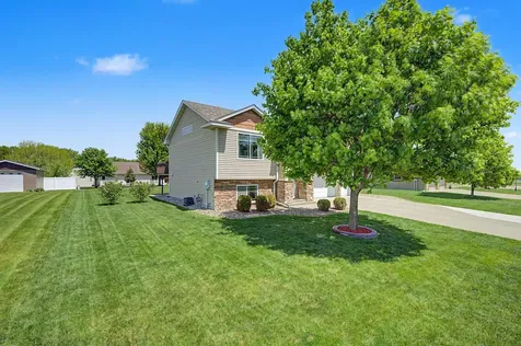 401 10th Street SE Freeport MN 56331
