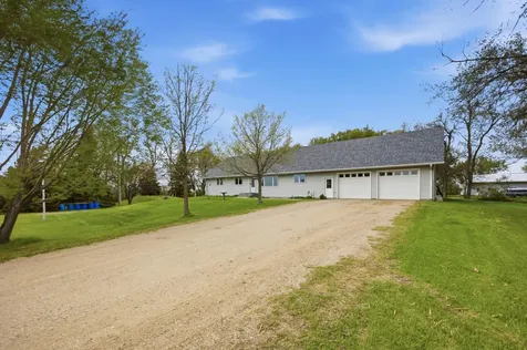 4942 43rd Avenue N Moorhead MN 56560