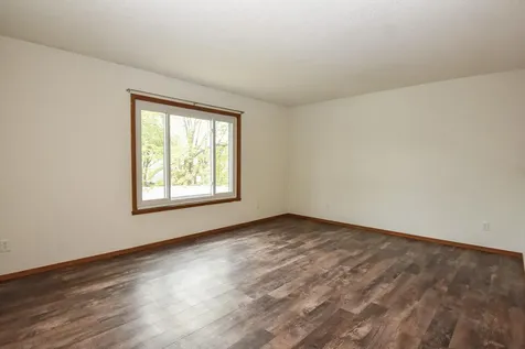 1806 36 1/2 Avenue S Fargo ND 58104