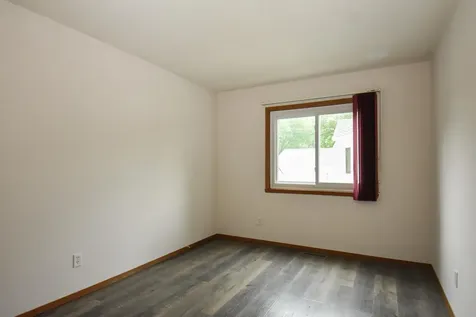 1806 36 1/2 Avenue S Fargo ND 58104