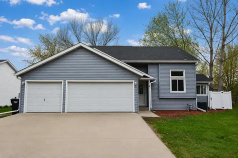 1806 36 1/2 Avenue S Fargo ND 58104