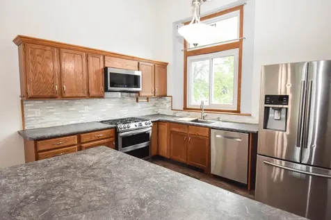 1806 36 1/2 Avenue S Fargo ND 58104