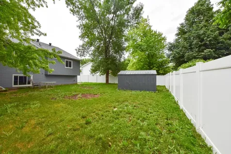 1806 36 1/2 Avenue S Fargo ND 58104
