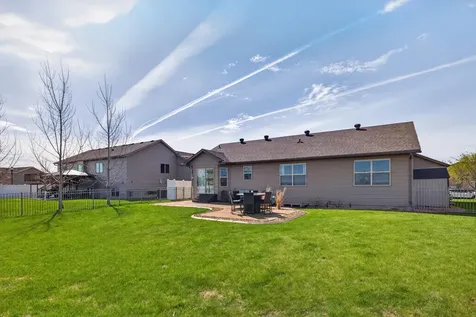 912 35th Avenue W West Fargo ND 58078