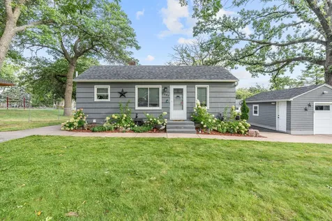 2097 Belmont Lane E North Saint Paul MN 55109