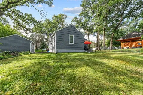 2097 Belmont Lane E North Saint Paul MN 55109