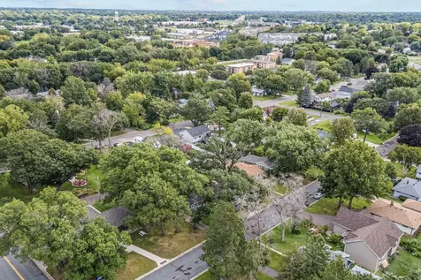 2097 Belmont Lane E North Saint Paul MN 55109