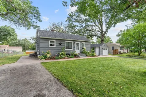 2097 Belmont Lane E North Saint Paul MN 55109