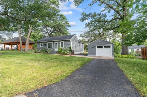 2097 Belmont Lane E North Saint Paul MN 55109