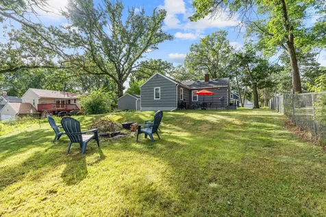 2097 Belmont Lane E North Saint Paul MN 55109