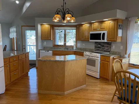 1960 Long Bridge Road Detroit Lakes MN 56501