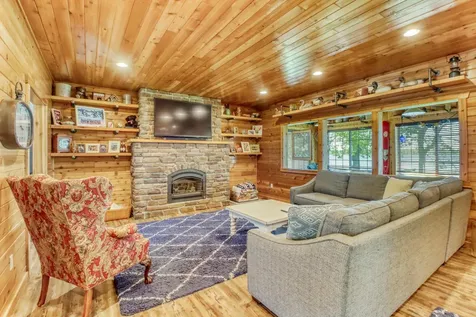 290 Shorewood Drive Detroit Lakes MN 56501