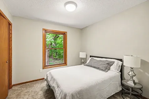 2714 Shadow Wood Court Chaska MN 55318