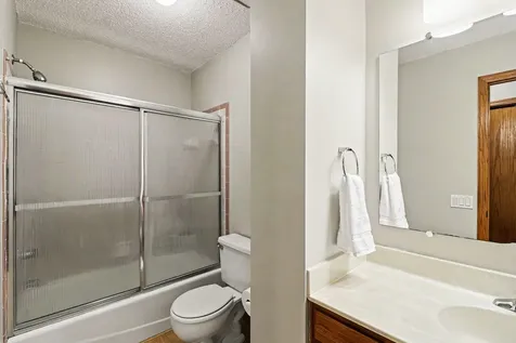 2714 Shadow Wood Court Chaska MN 55318