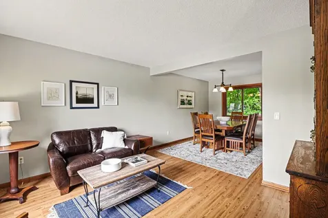 2714 Shadow Wood Court Chaska MN 55318