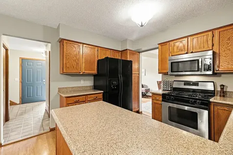 2714 Shadow Wood Court Chaska MN 55318