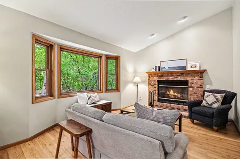 2714 Shadow Wood Court Chaska MN 55318